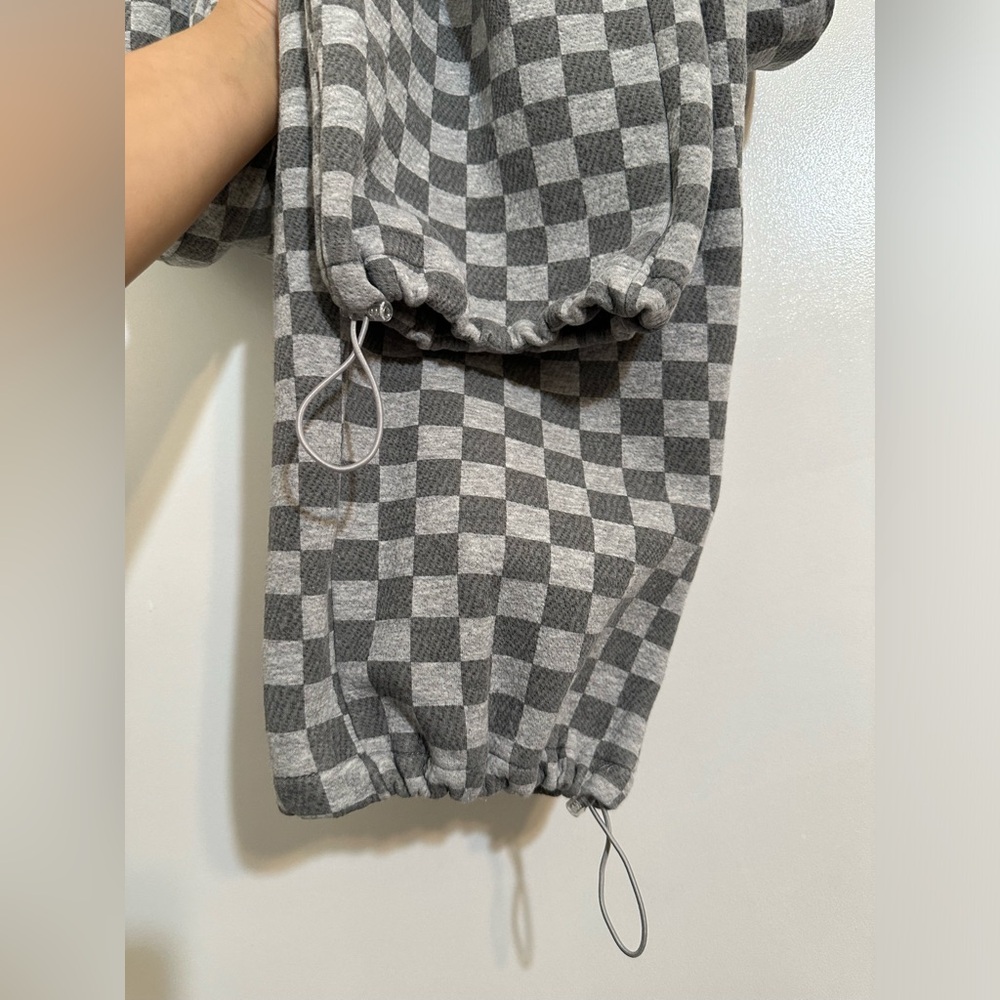 VENCEDE Gray Checkered Sweatpant Joggers w/ Drawstring & Toggles - Picture 5 of 9